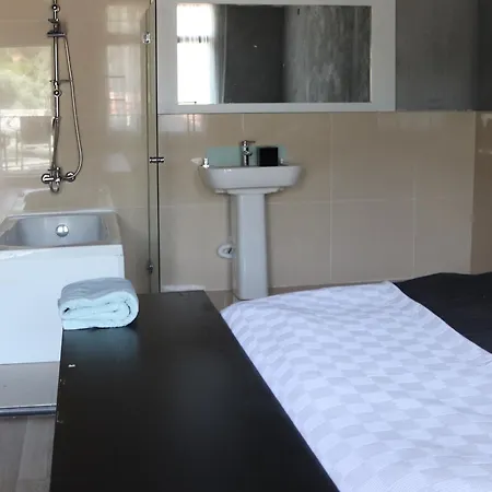 Liebeshotel Millionswood Çeşme